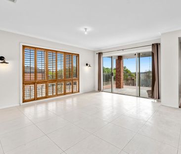 Spacious Family Living in the Heart of Highton - Photo 3