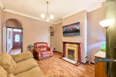 2 bedroom terraced house to rent - Photo 4