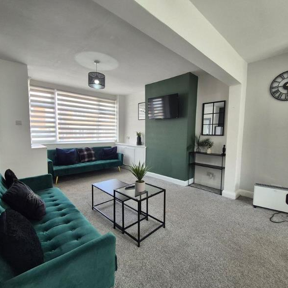 3 bedroom house to rent - Photo 1