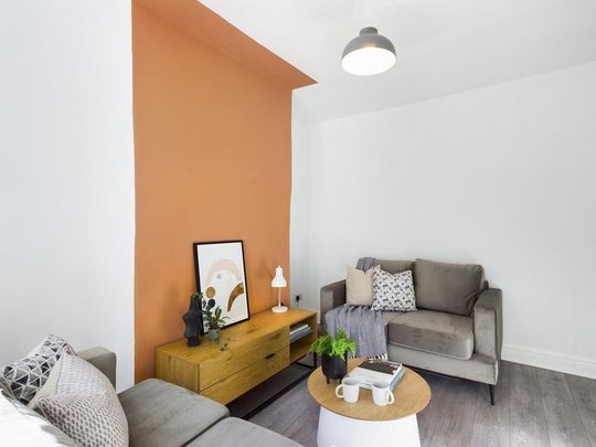 108 bedroom house share to rent - Photo 1