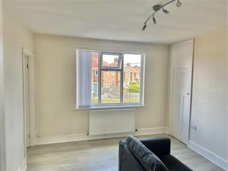 2 bedroom Flat to rent in Hawkeys Lane, North Shields, Tyne and Wear - Photo 2