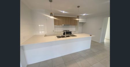 FOUR BEDROOM FAMILY HOME ON SOUTHSIDE - Photo 4