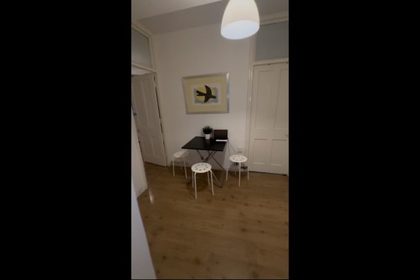 Room in a Shared Flat, Becklow Gardens, W12 - Photo 1