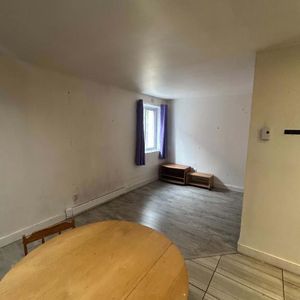 1 1/2 à aire ouverte - 755$ tout inclus - Photo 2