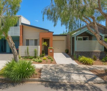 6 Cocoparra Place, Fitzgibbon QLD, Belconnen - Photo 1