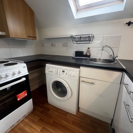 1 Bed Flat, Denzil Avenue, SO14 - Photo 3