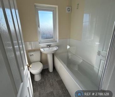 2 bedroom semi-detached house to rent - Photo 5