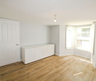Garratt Lane, London, SW17 0LN - Photo 1