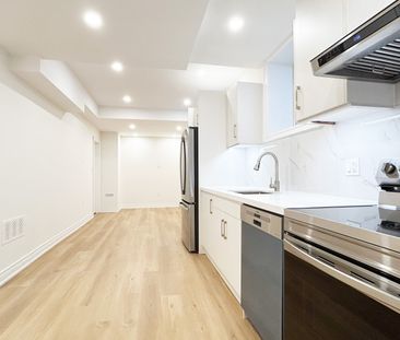 For Lease - 19 William Crawley Way, Oakville, Ontario - Photo 3