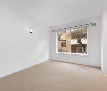 Bright Sunny 1 Bedroom Apartment, Minutes Walk To Coogee Beach - Photo 6