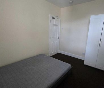 1 bedroom house of multiple occupation to rent - Photo 2