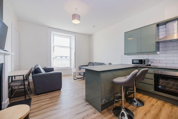 8 bedroom flat share to rent - Photo 1