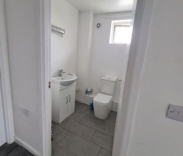Room in a Shared House, Priory Street, E3 - Photo 6