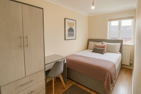 5 Bed End Terrace, Wordsworth Road, BS7 - Photo 2