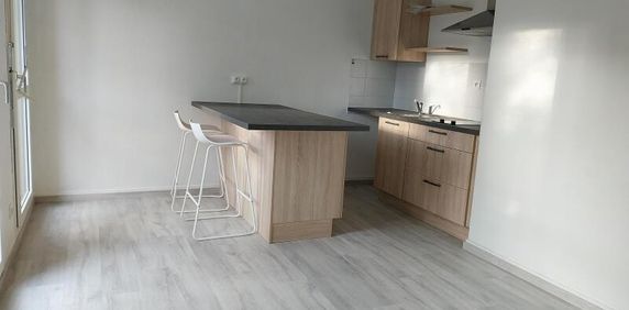 Location Appartement 1 pièce 32m² ORLEANS 45100 - Photo 2