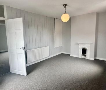 2 bedroom end of terrace house to rent - Photo 3