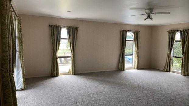 Quiet rural life close enough for urban convenience - Photo 1