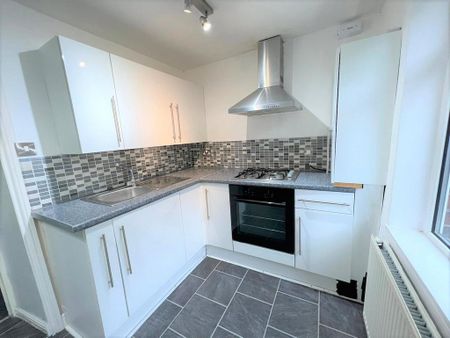 3 bedroom terraced house to rent - Photo 3
