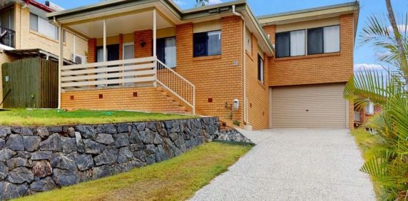 Stylish Family Living in a Prime Coorparoo Location - Photo 2