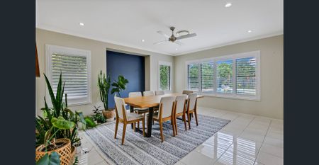 Stunning Family Home with Ducted Air Conditioning and Pool! - Photo 2