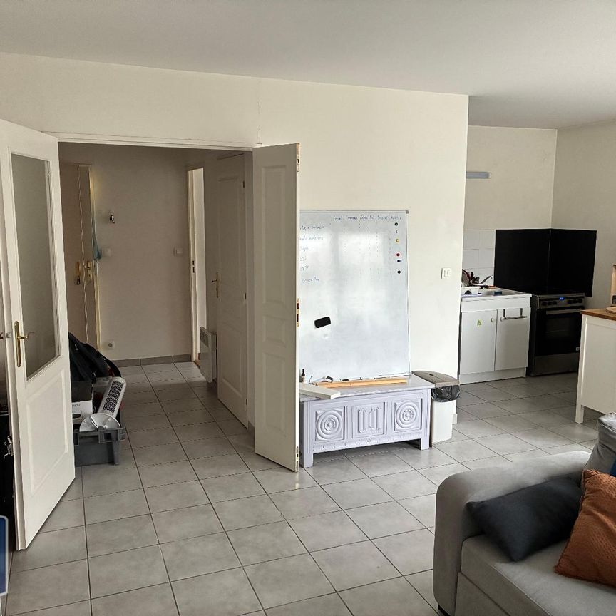 Location Appartement 2 pièces 48m² LYON 8ème - Photo 1