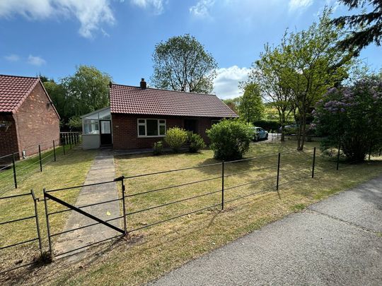 2 bedroom detached bungalow to rent - Photo 1