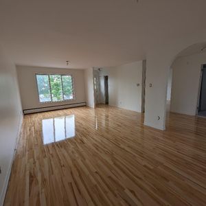 Grand 5 1/2 RÉNOVÉ St-Léonard - Photo 2