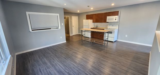 For Lease - 6 Queen Street Unit# B, Innisfil, Ontario - Photo 1