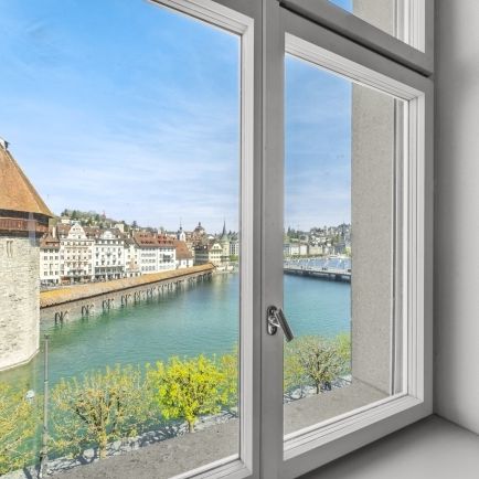 Première location - Loft exclusif avec vue sur le pont de la chapelle et le château d’eau - Photo 1