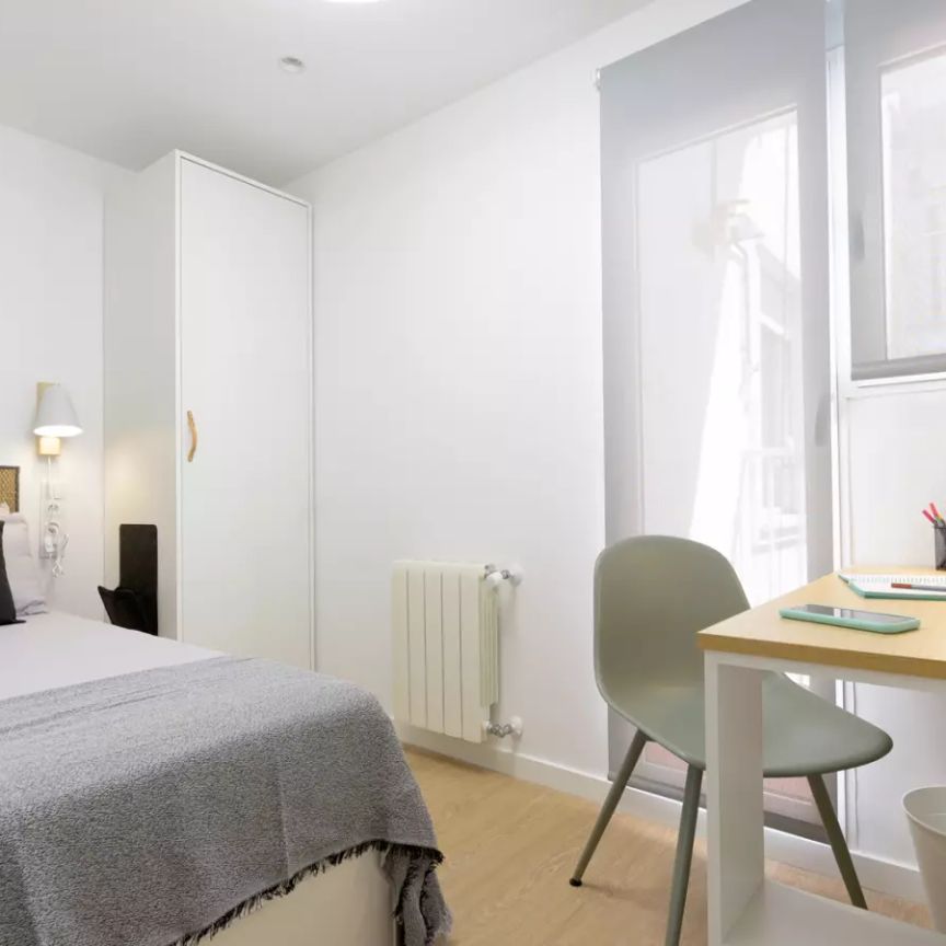Rooms for rent in 5-bedroom apartment in Camins Al Grau - Foto 1