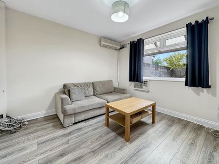 4 bedroom terraced house to rent - Photo 4