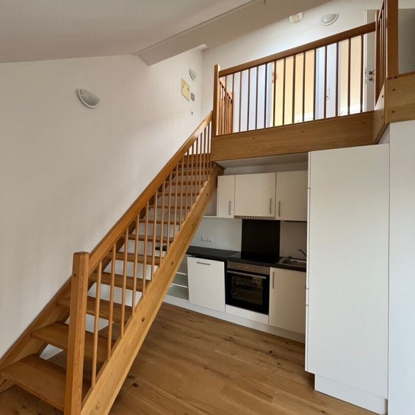 Wunderschöne, perfekt aufgeteilte 3-Zimmer-Altbauwohnung mit kleiner Dachterrasse in absoluter Bestlage, direkt gegenüber der Karl-Franzens-Universität – WG geeignet – Provisionsfrei - Photo 1