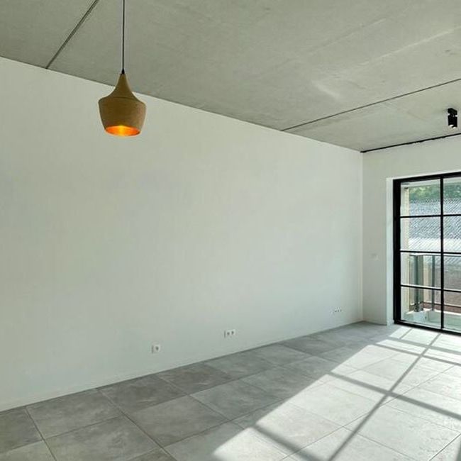 Appartement te huur in Antwerpen voor € 810 met 1 slaapkamer - Photo 1