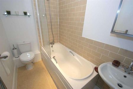 The Moorlands, Alwoodley, Leeds, LS17 - Photo 4