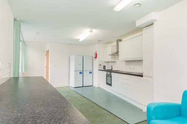 Guildhall Walk, Portsmouth - Photo 1