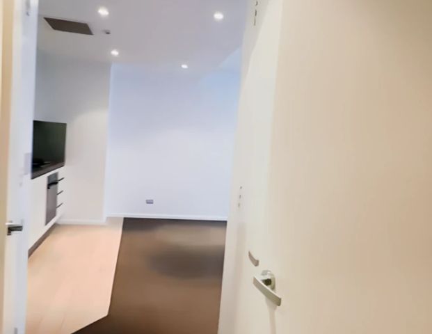 17 Grandstand Parade, Sydney - Photo 1