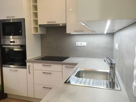 Pronájem bytu 1+kk 27 m² - Fotografie 3