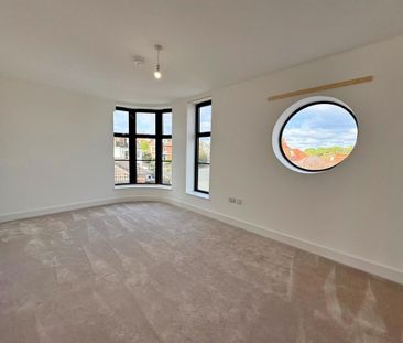 2 bedroom penthouse to rent - Photo 3