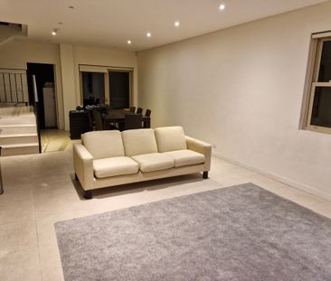 Abbotsford - Photo 2