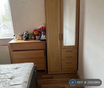 1 bedroom in a flat share to rent - Photo 4