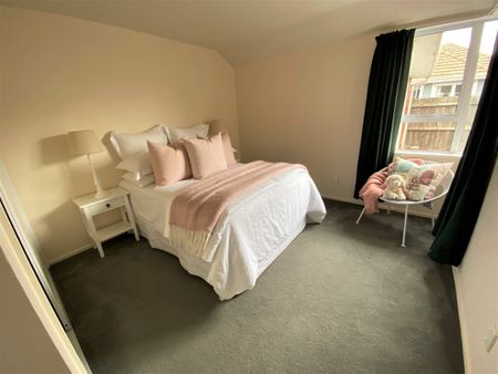 Family Home in outstanding location - Photo 5