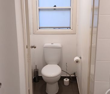Refurbished Studio - 3 Month Lease Only - Photo 6