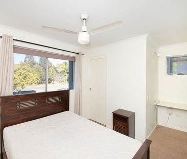 SINGLE SHARE ACCOMMODATION $270pw with bills covered - Photo 4
