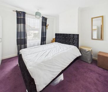 3 bedroom end of terrace house to rent - Photo 5