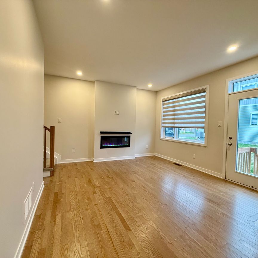 For Lease - 303 Canadensis Lane, Barrhaven, Ontario - Photo 1