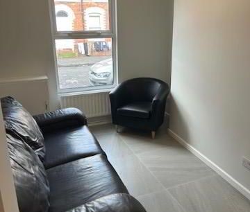 5 Palestine Street, Belfast, BT7 1QJ - Photo 4