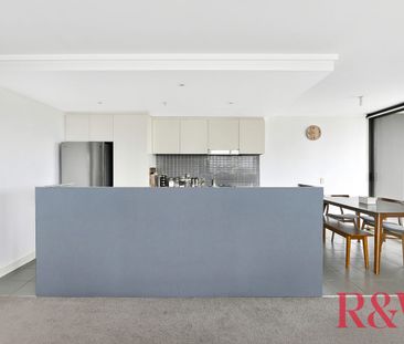 Immaculate Apartment Offering Space, Style & Convenience - Photo 3