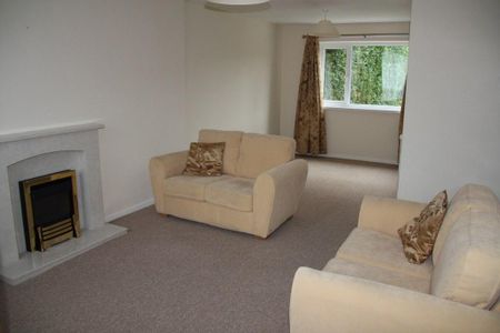3 bedroom semi-detached house to rent - Photo 2
