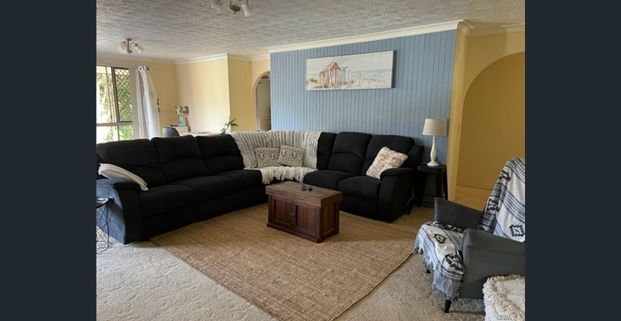 Spacious Open Plan Detached Duplex - Photo 1