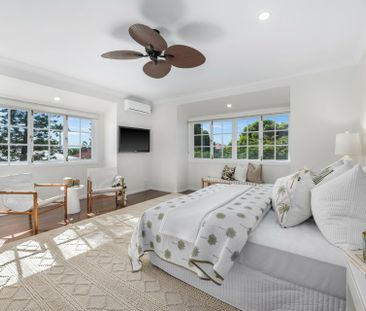 LUXURIOUS COASTAL LIVING IN BENOWA WATERS - Photo 6